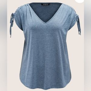 BNWT - Bloomchic top sz 18-20